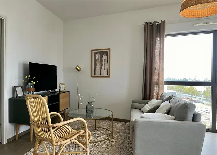 Proche De La Gare - 80m2 Apartmán *